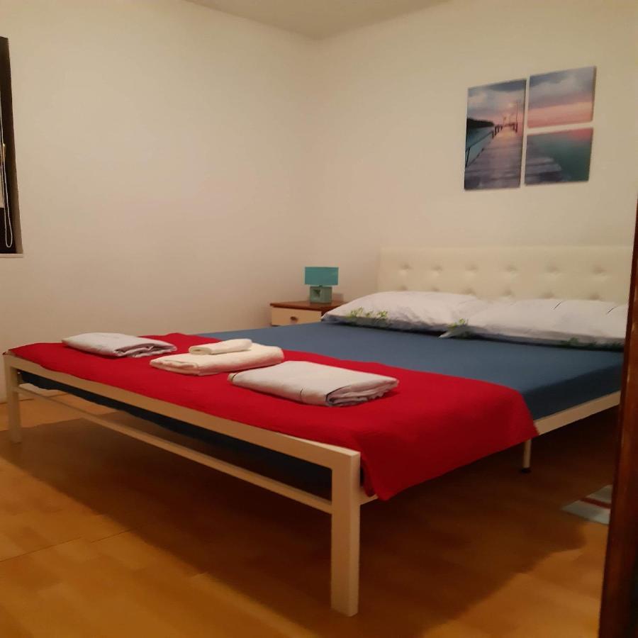 Apartments Lola Biograd Na Moru Exteriör bild