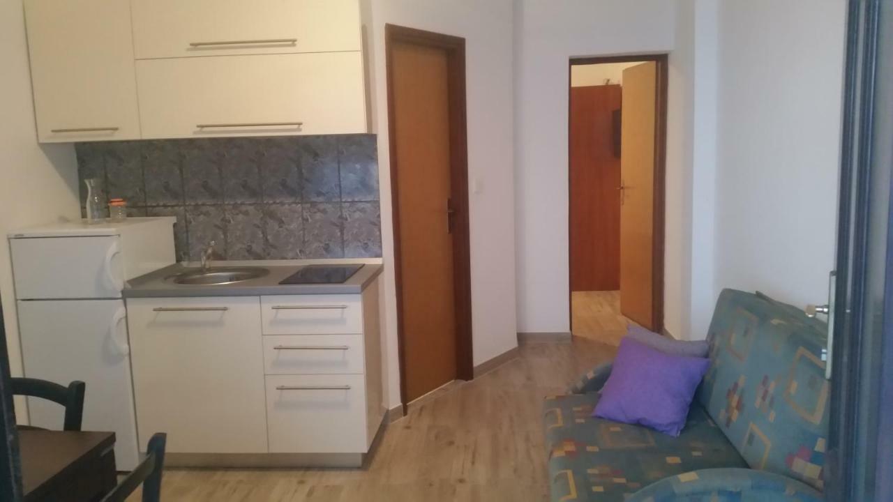 Apartments Lola Biograd Na Moru Exteriör bild