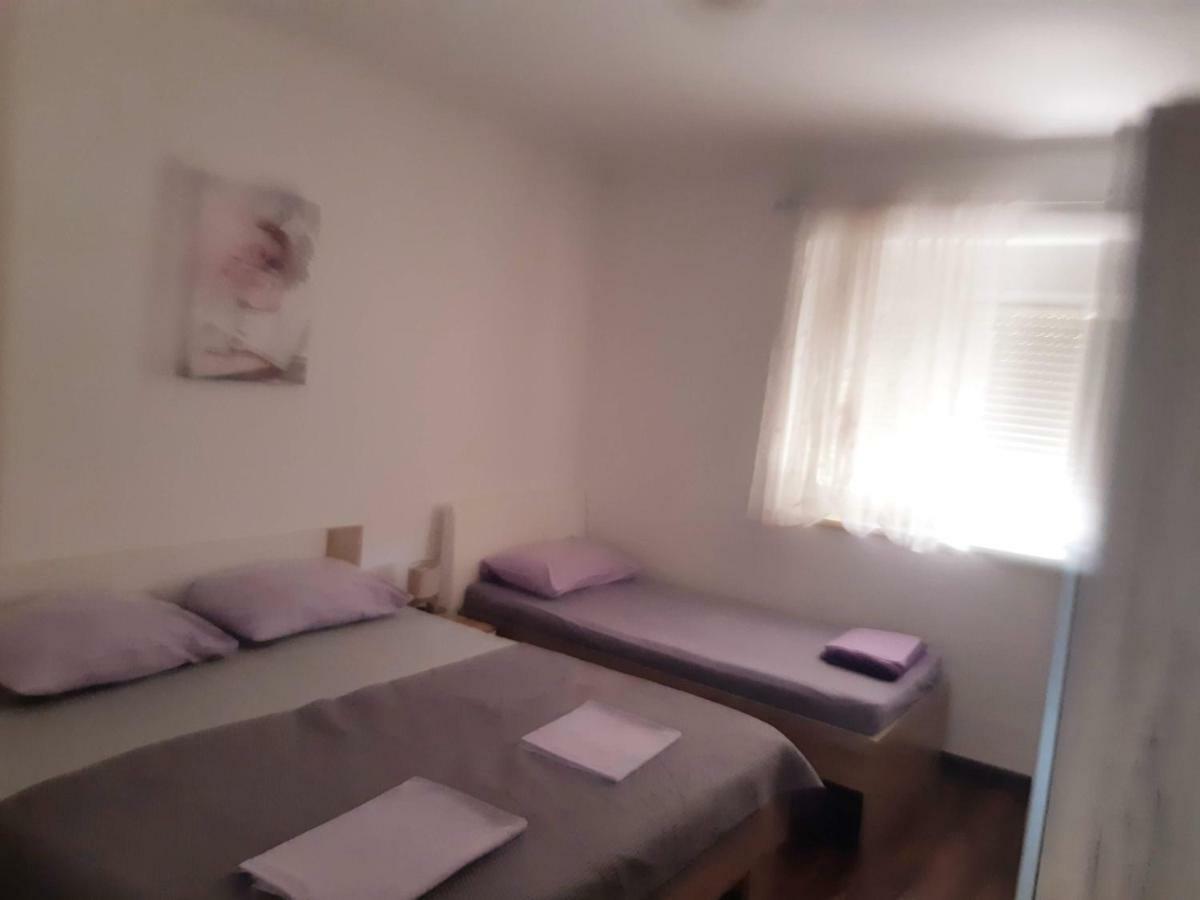 Apartments Lola Biograd Na Moru Exteriör bild